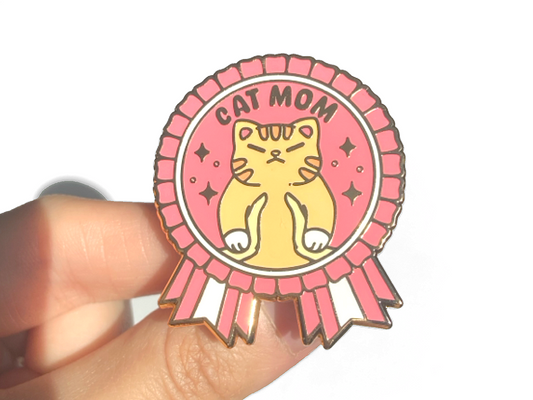 CAT MOM ENAMEL PIN